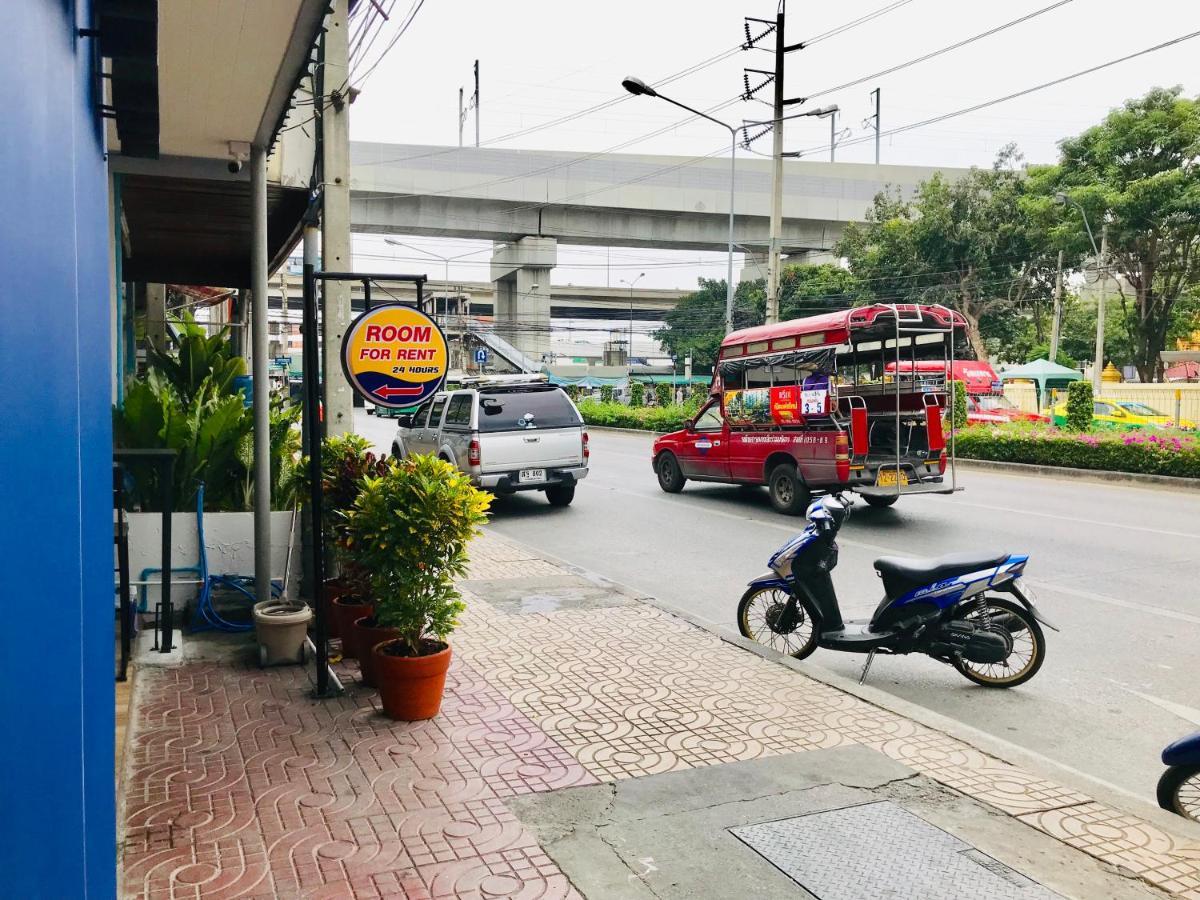 Dragon XIV Hostel Bangkok Exterior photo